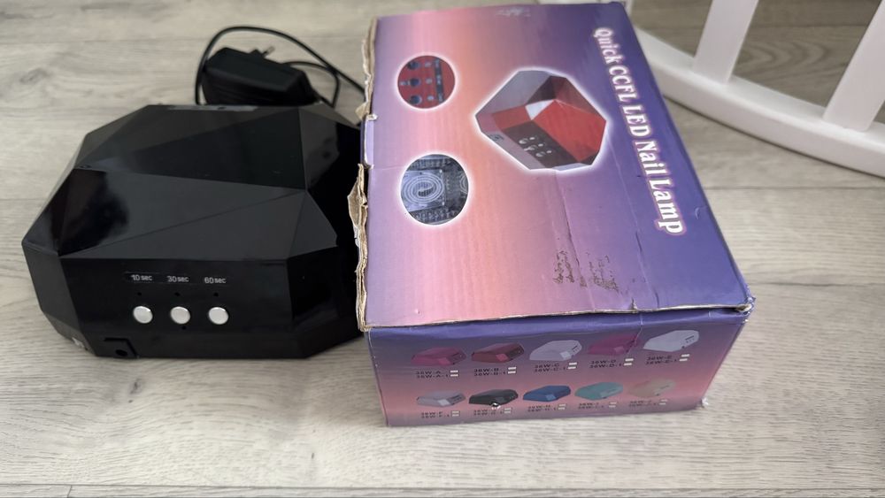 Продам лампу для гель лака