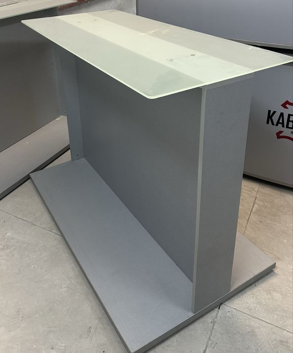 Търговско обзавеждане- щандове