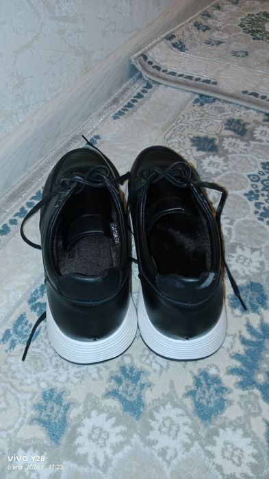 Кросвка 5000тенге