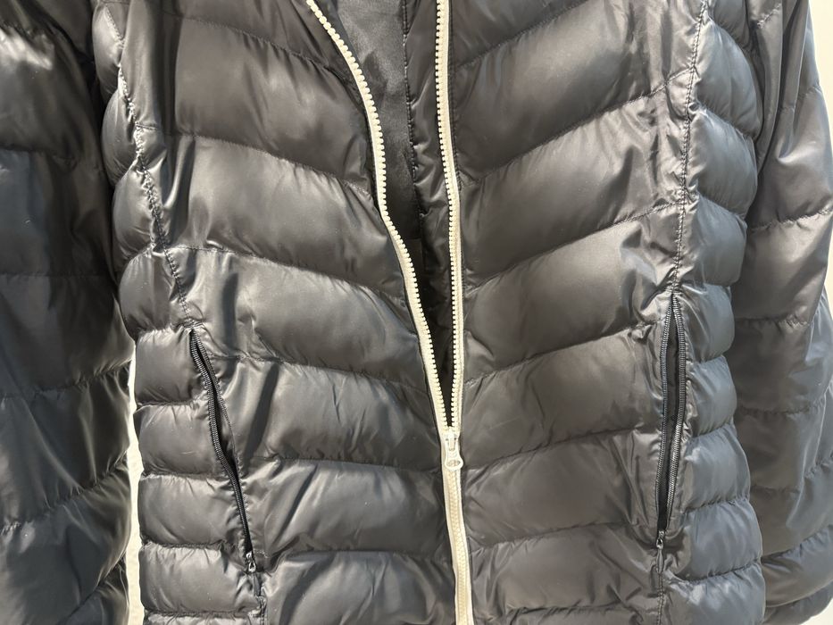 Спортно яке adidas с пълнеж от силикон.
