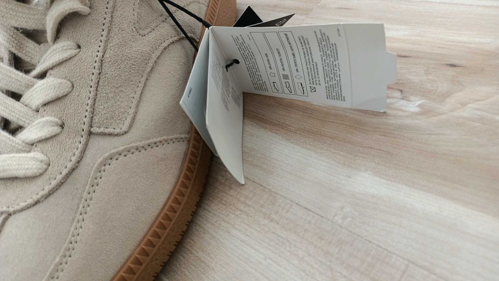 Adidași din piele mărimea 40