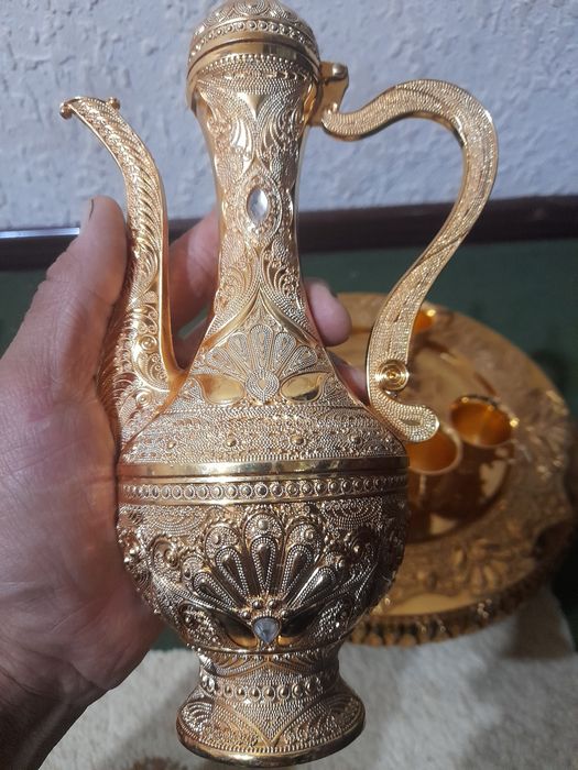 Кувшин с рюмками
