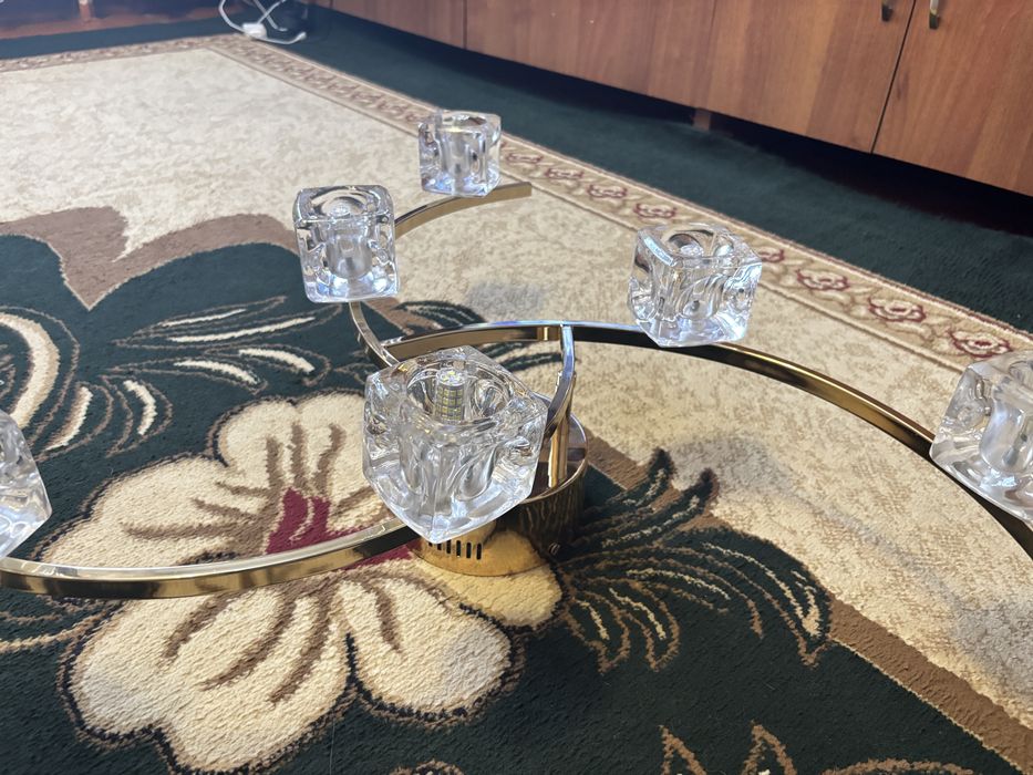 Продам люстры в хорошем состояние