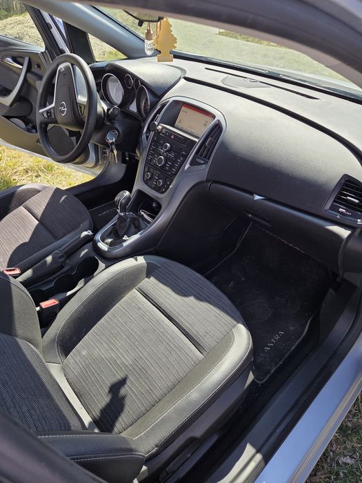 Opel astra j sedan 1.4 turbo
