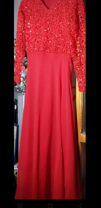 Rochie roșie deosebita