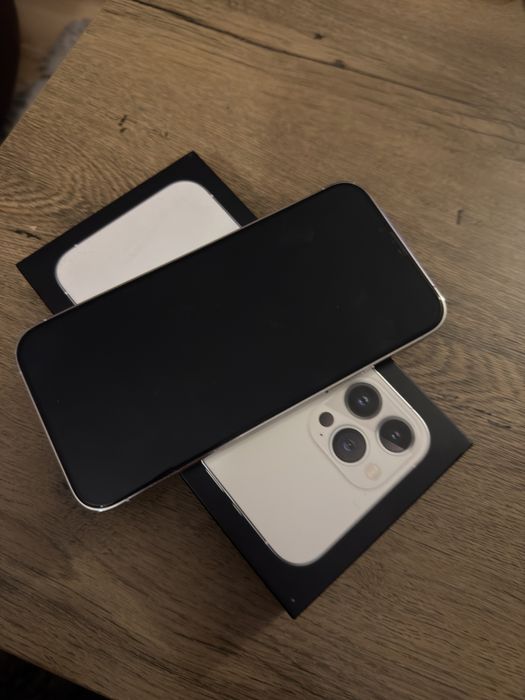 Телефон  iPhone 13 pro max