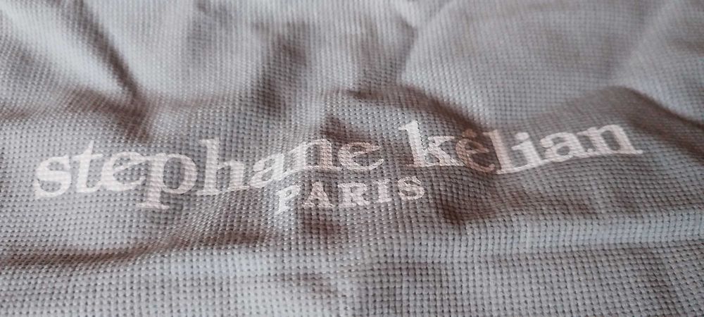 Sac protectie praf de la brandul: Stephane Kellan, Paris! Gri cu snur!