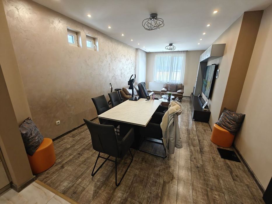 Продава се Тристаен апартамент в София, Връбница 2 - 120 кв.м за 2417 €/кв.м - Снимка #1