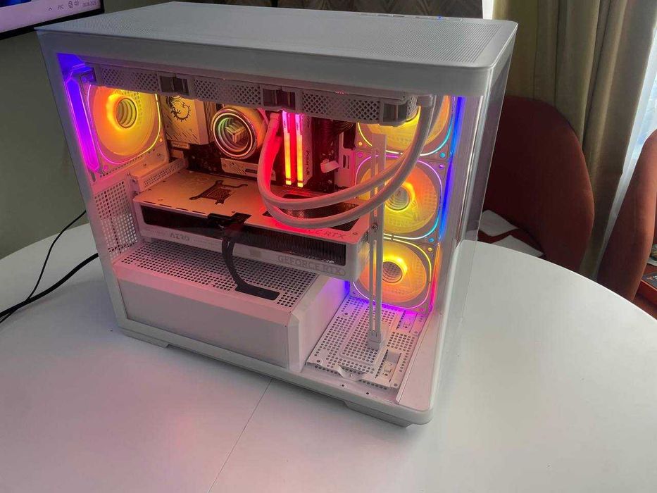 Белый игровой компьютер 7800X3D RTX 5070
