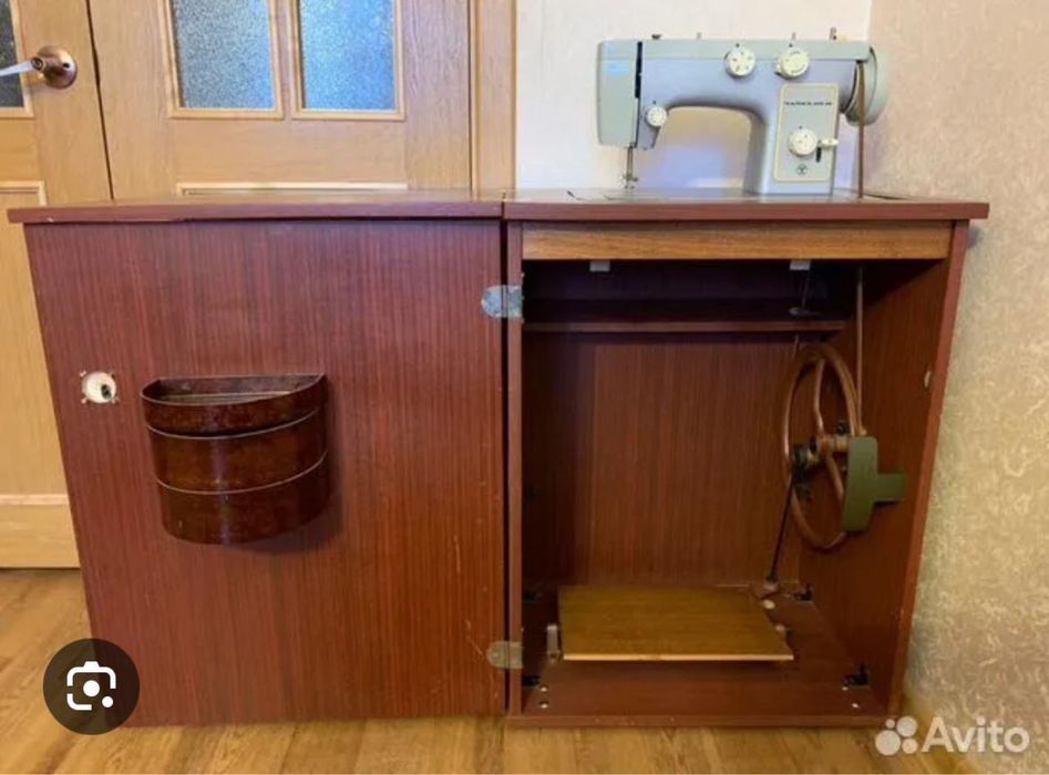 Швейная машина в хорошем сост