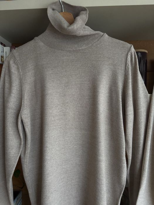 Пуловер и поло в бежовата гама- екрю