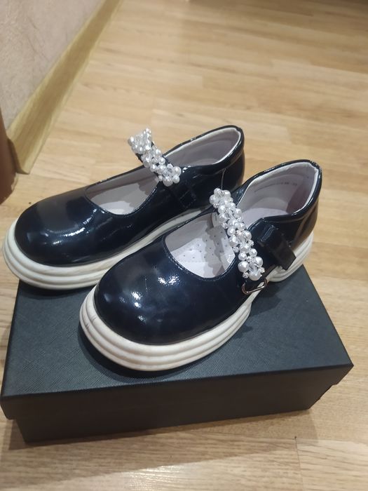 Продам туфельки на девочку