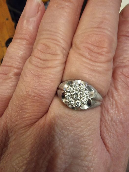 Бяло злато 14 к с диаманти 0,66 к