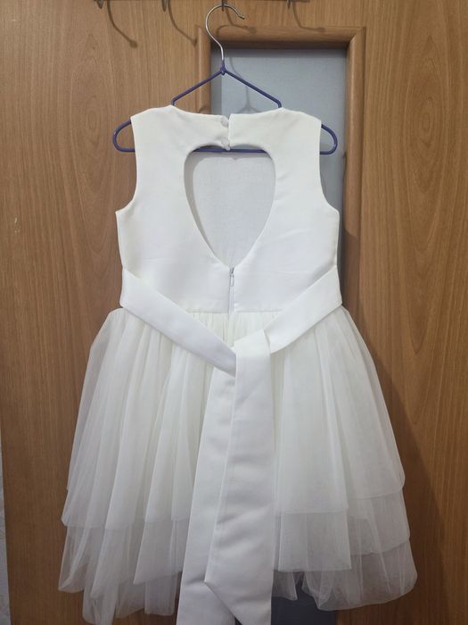 Продам платья нарядные