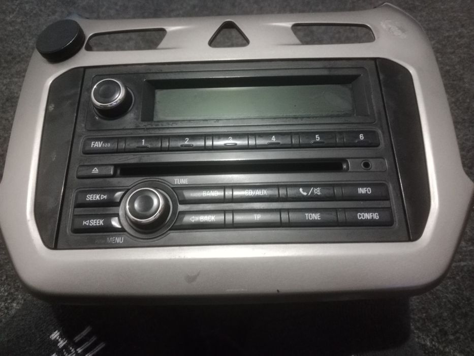 Продаётся заводской магнитола кобальт 2019 года с рамкой