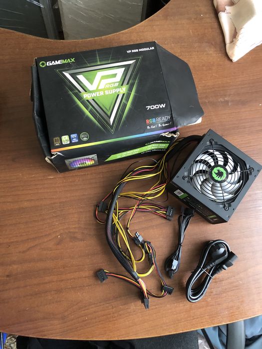 Блок питание Game max 700W
