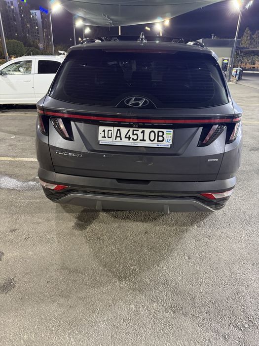 Автомобил хундай туксон