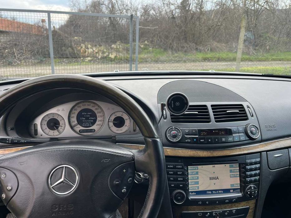 Mercedes-Benz E 320