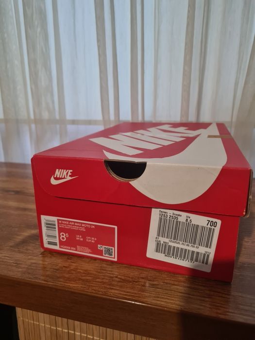 Nike Air Max Moto 2K маратонки