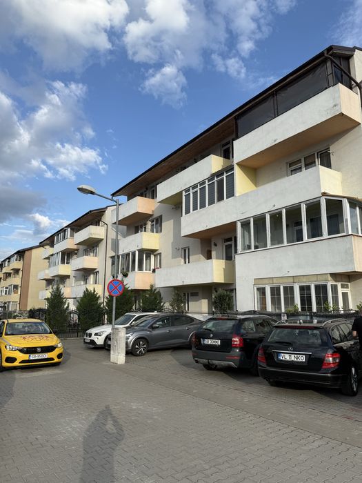 Inchiriez apartament