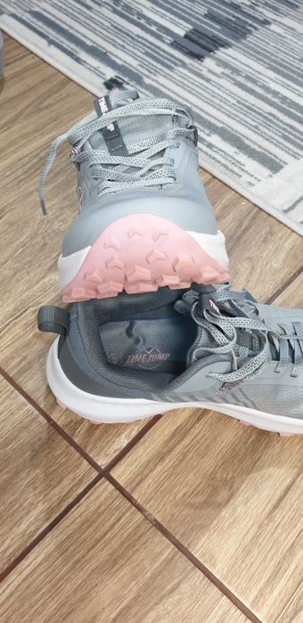 Кроссовка женски 38 размер