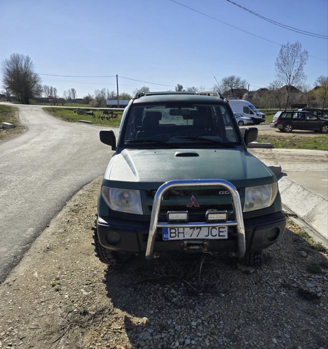 Mitsubishi pajero pinin