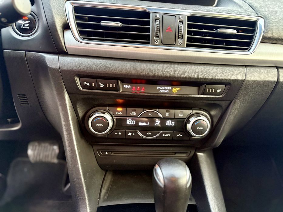 Продавам Мазда 3 skyaktive