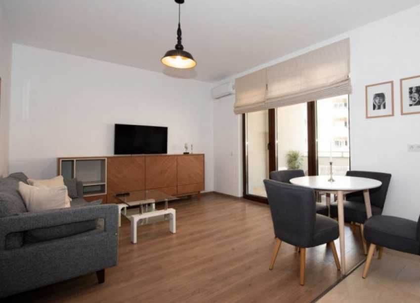 Дава се под наем Тристаен апартамент в Пловдив, Въстанически - 93 кв.м за 510 € - Снимка #1