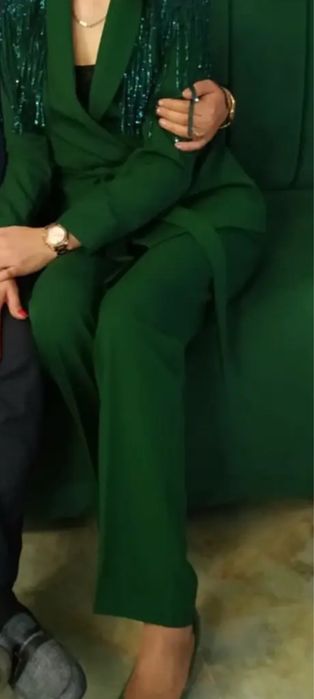 Костюм зеленый продается с сумкой