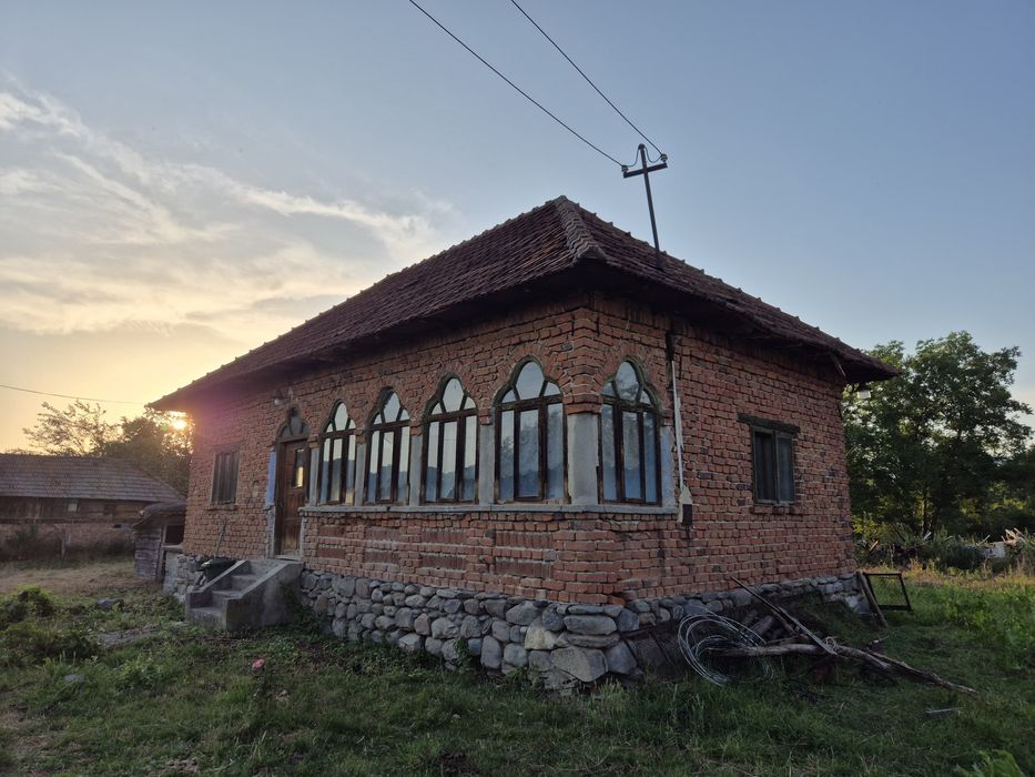 Casa și Teren de vânzare
