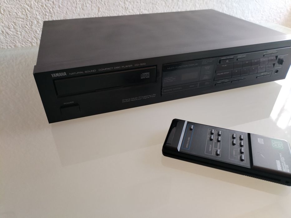 Vând un CD-player Legendar, Yamaha CD-500 din celebra serie Natural Sound