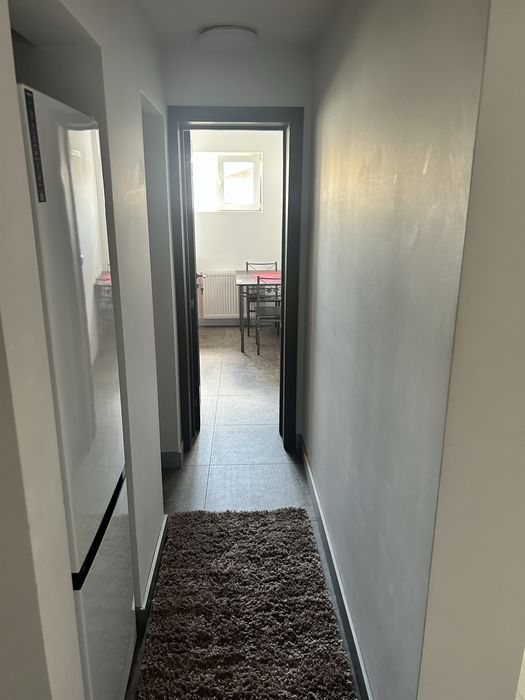 Inchiriez apartament