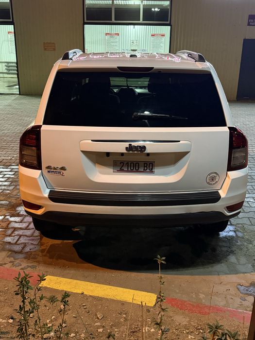 Продам машину Jeep compass 2016года об 2,4