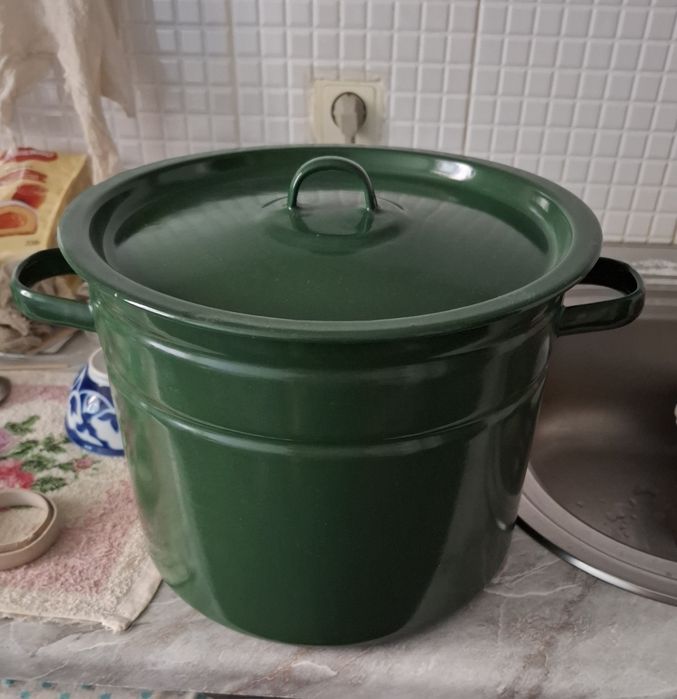 Кастрюля эмалированная советская