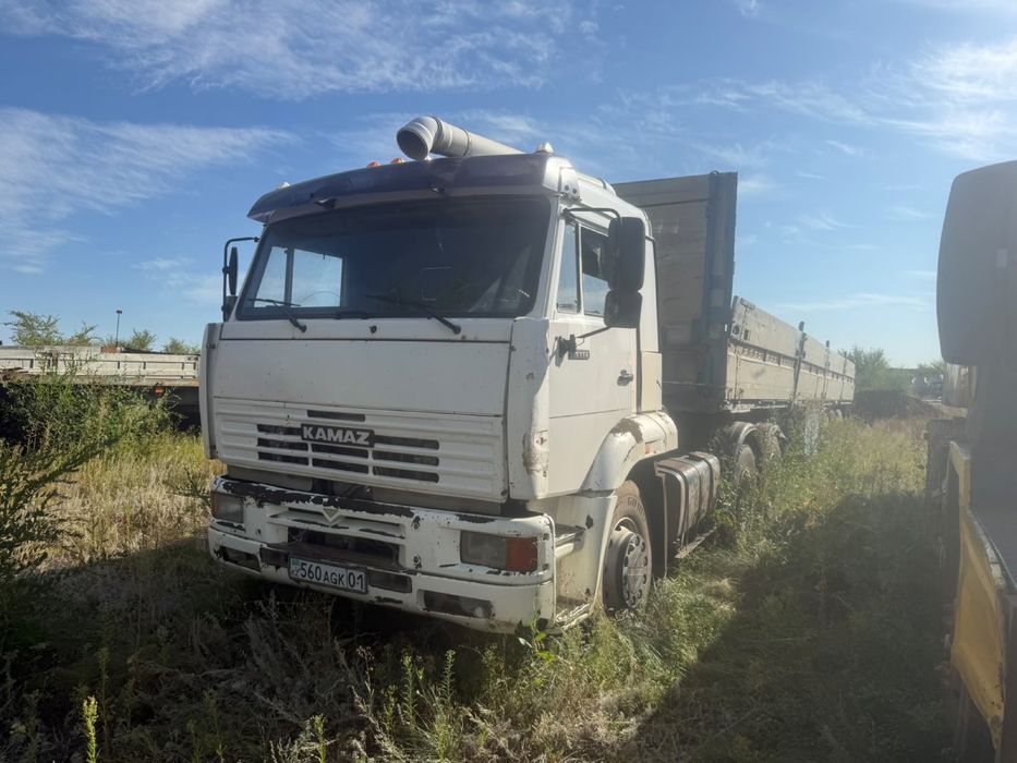 КАМАЗ 54115R с прицепом