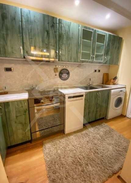 Дава се под наем Четиристаен апартамент в Пловдив, Христо Смирненски - 130 кв.м за 598.23 € - Снимка #1