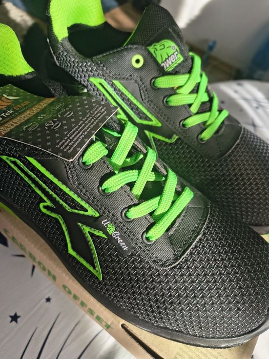 Adidași cu bombeu mea 42