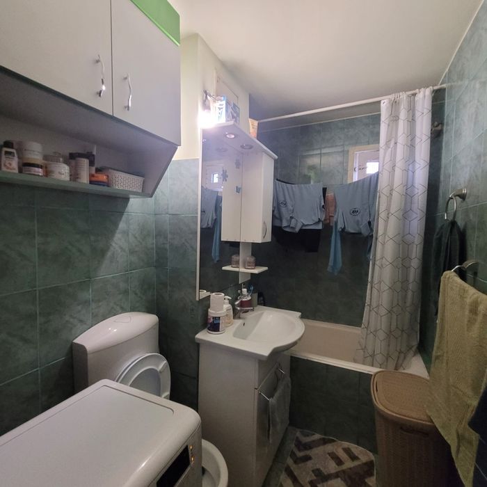 Vând sau schimb apartament cu 1 cameră – 41 mp utili – Zona Confecții, Arad