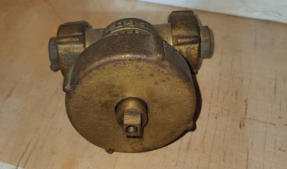 Тройник, обратный клапан, вентиль