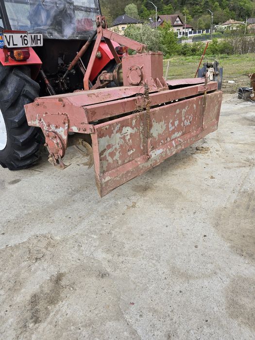 Vând Freza Tractor