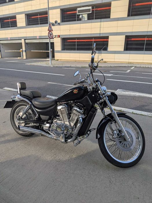 Suzuki Intruder 750