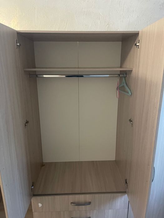 Продам шифоньер, кровать и телевизор