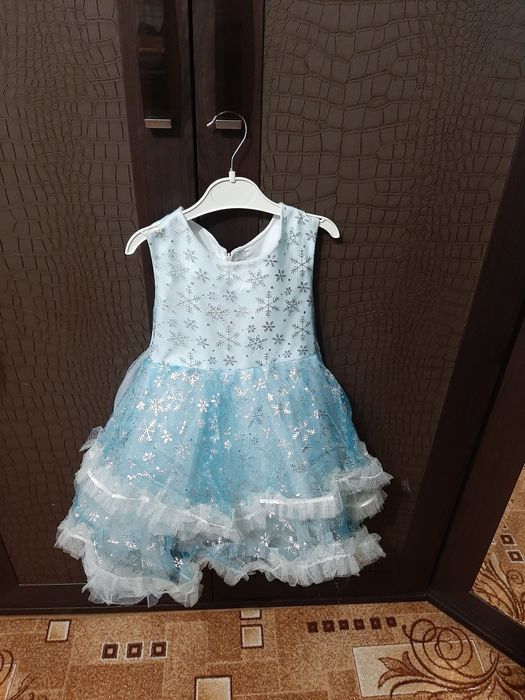 Платье праздничное