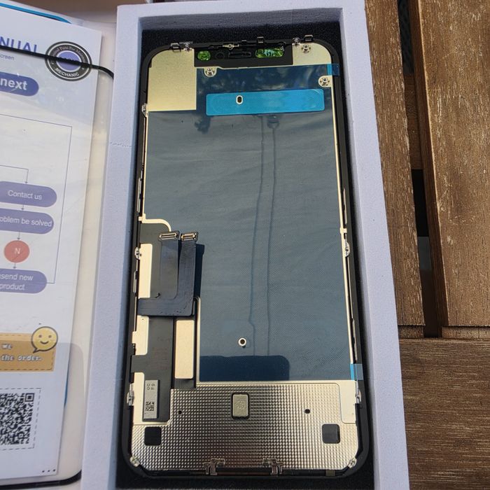 Нов Дисплей за iPhone 11 / XR (Пълен Комплект за Смяна) + Подарък Стъклен Протектор