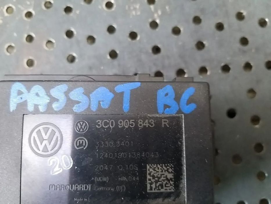 Contact auto cu cheie vw passat b6 3c 3c0905843r