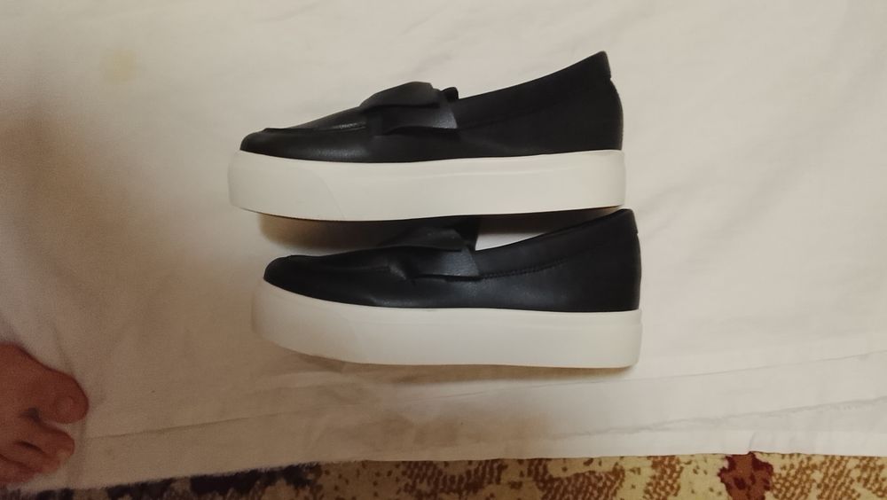 Sotiladi detskiy tufli 35 razmer 100 min