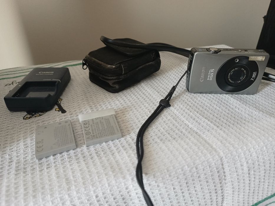 Canon подводен бокс и фотоапаратт