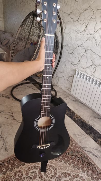 Yap yangi gitara