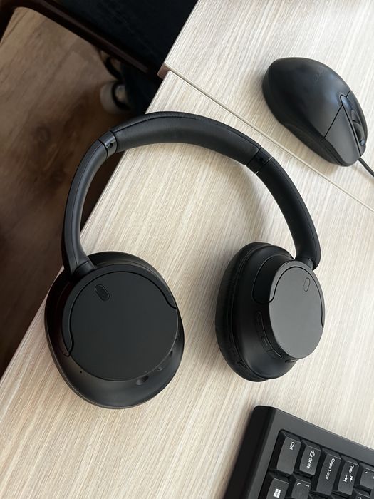 Безжични слушалки Sony WH-CH720N