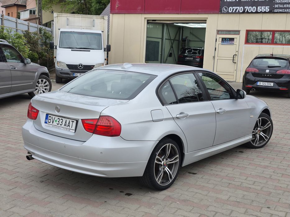 BMW 3 Series 2010 — imagine 5